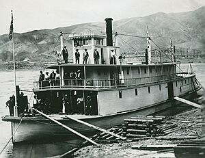 Imnaha (sternwheeler) wooding up 1903