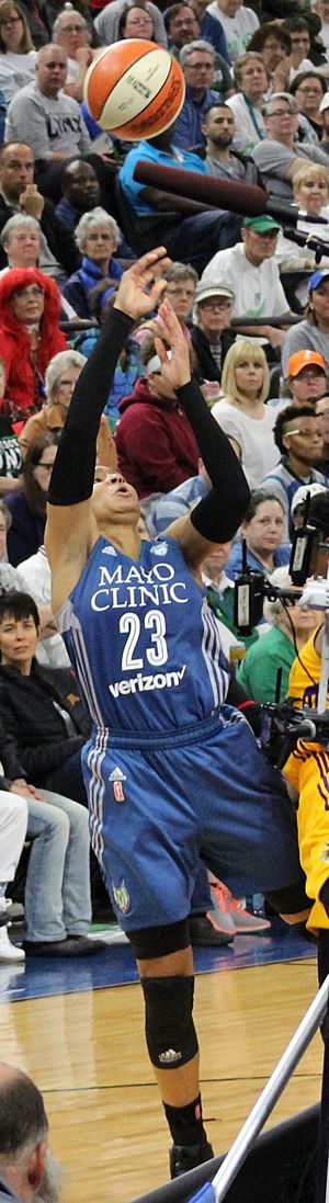 Maya Moore basket 20161011