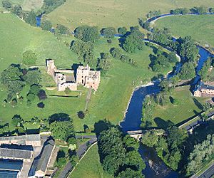 RiverEamontAtBroughamCastle(SimonLedingham)Jun2004