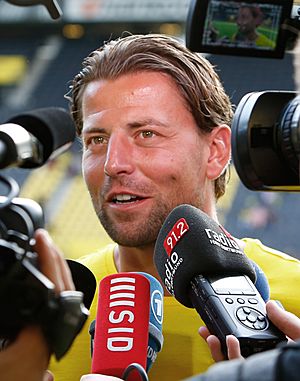 Roman Weidenfeller 2014 (cropped).jpg