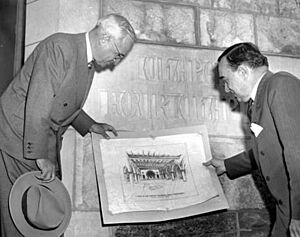 Truman visits temple