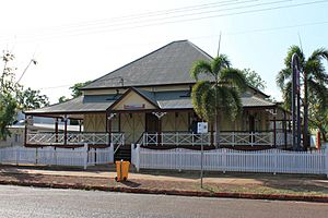 Westpac Bank, Normanton (2010).jpg