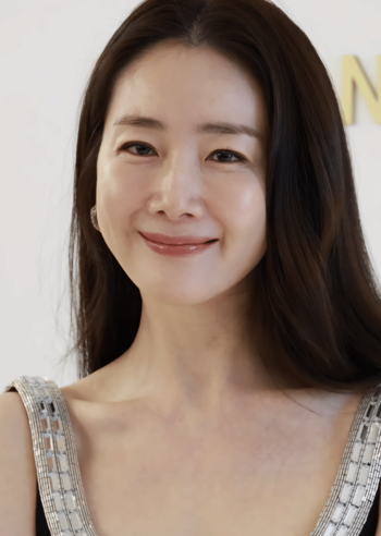 Choi Ji-woo in April 2024.png