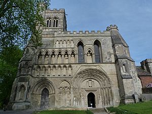 Dunstable priory facade