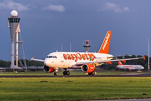 Easyjet A319 G-EZEZ AMS 2016-09-04