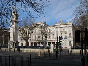 QMUL Queens' Building