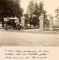 Gates at Abercrombie House 1909