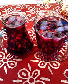 A pitcher of the Chilean drink Borgoña.