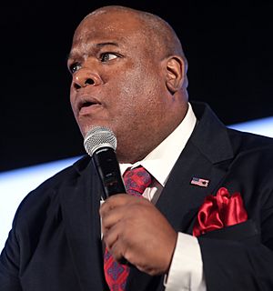 Mark Burns (48514226041) (cropped).jpg