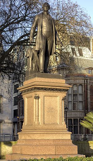 Peel statue Parliament Square.jpg