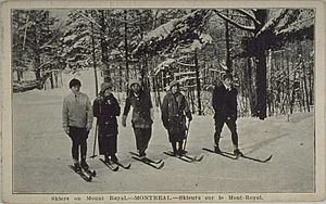 Skiers on Mount Royal - MONTREAL - Skieurs sur le Mont Royal