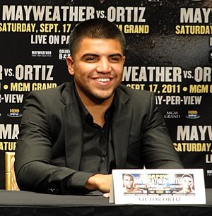 Victor Ortiz June 2011.jpg