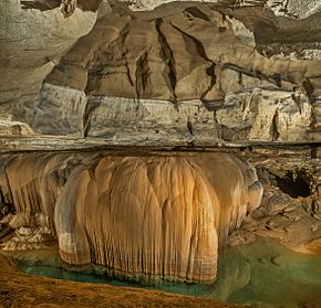 Blanchard Springs Giant Flowstone