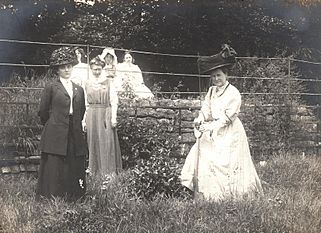 Blathwayt, Col Linley · Suffragettes Millicent Fawcett, Mary Blathwayt and Dr. Mary Morris