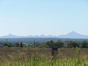 Distant Peaks - panoramio.jpg