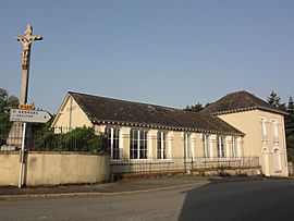 Douillet (Sarthe) mairie.jpg