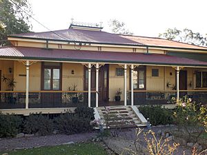 Entrance Woodlands, Ashgrove