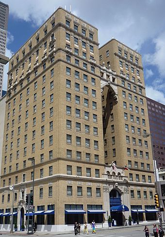 Hotel Indigo Downtown Dallas 01.jpg