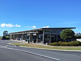 Omaha Beach shops