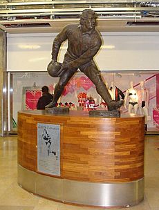 Sculpture of rugby union player Gareth Edwards