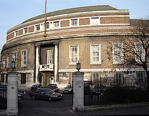 Stoke newington town hall 2.jpg