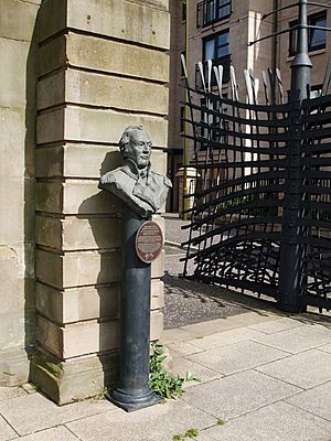 Bust of Admiral John Hunter (1737 - 1821) - geograph.org.uk - 950933