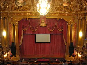 Hellinger Theatre auditorium 2006