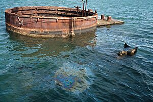 USS Arizona oil seepage