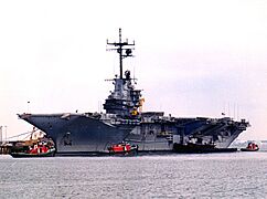 USS Lexington (AVT-16) putting out to sea in Pensacola, Florida, (USA), in 1987