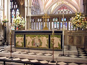 Altar.stmaryredcliffe.arp