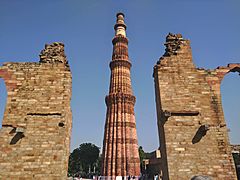 Architecture around Qutb minar 7