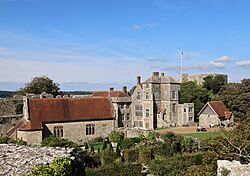 Carisbrooke castle buildings 2023.JPG