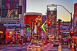 Fremont Street Experience (28953785993)