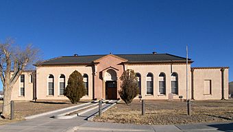 Hudspeth county courthouse 2009.jpg