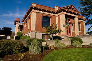 Newberg Public Library