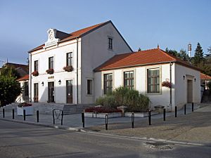 Abrest façade mairie 2013-09-01