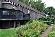 Cmglee London Geffrye Museum garden