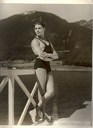 Jean-Pierre-Aumont-in-“Lac-aux-Dames”-1934-a