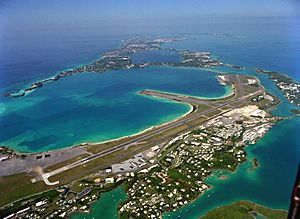 NAS Bermuda aerial view02 1993.JPEG