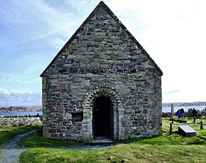 St. Oran's Chapel - geograph.org.uk - 742960