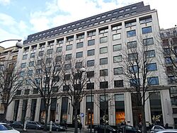 22 avenue Montaigne Paris.jpg