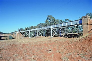 Angellala Rail Bridge (1994).jpg