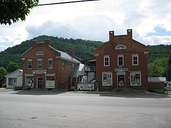 Buildings in downtown Chelsea, Vermont.jpg