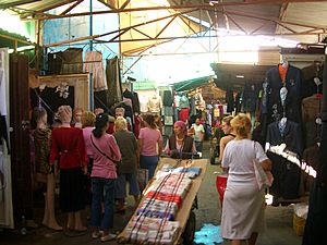 E7919-Dordoy-Bazaar-clothing