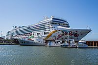 Norwegian Pearl.jpg