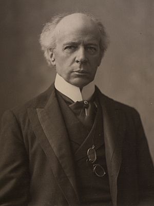 The Honourable Sir Wilfrid Laurier Photo C (HS85-10-16873) - medium crop (cropped).jpg