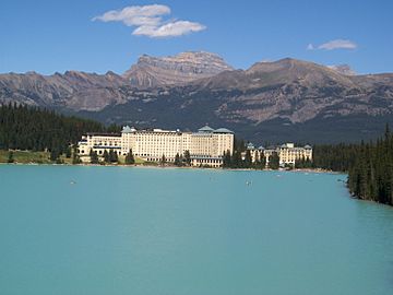 Historic Lake Louise Hotel!.jpg