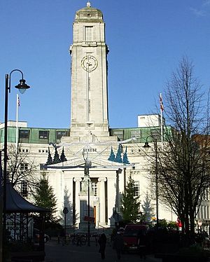 Luton Town Hall - geograph.org.uk - 1598630.jpg