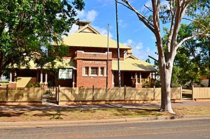 Nyngan Court House, 2017 (01).jpg