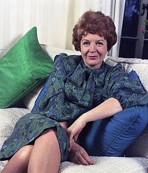 Phyllis Calvert.jpg